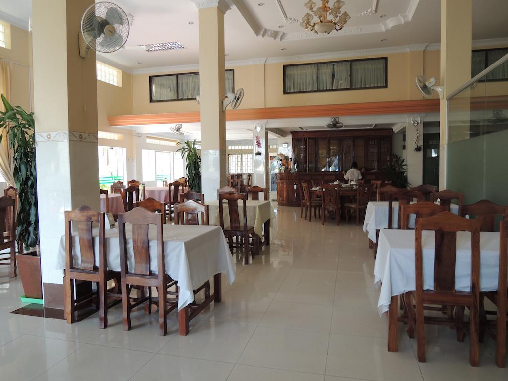 Reaksmey Battambang Hotel Exterior photo
